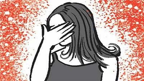 अल्पवयीन मुलीला प्रेमाच्या जाळ्यात ओढून अत्याचार