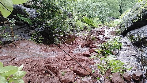 खचलेली नळीची वाट