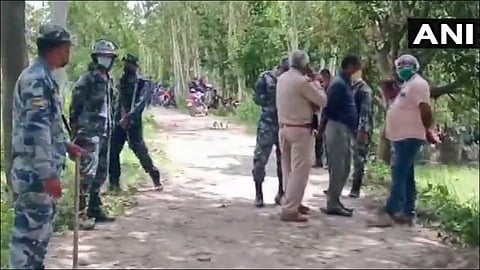nepal police opens fire at indian farmers near border area in bihars sitamarhi one dead