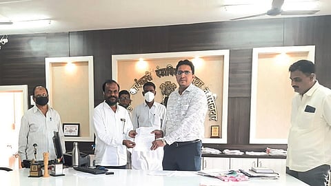 Avoid Talathi office if Charan Talathi is not replaced