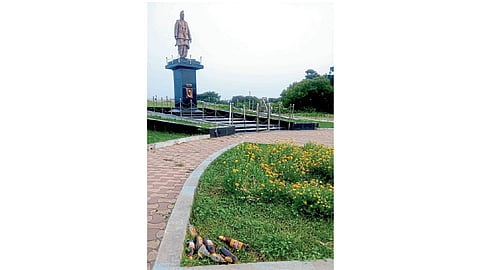 संत ज्ञानेश्वर उद्यानाच्या सुरक्षा यंत्रणेचे ‘तीनतेरा’