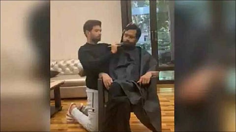 coronavirus lockdown chirag paswan shaves dad ram vilas paswan's beard viral video