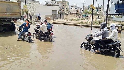 pipe line cracked in 24 hours after repairing in bhandewadi nagpur