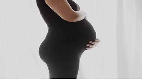 आईच्या गर्भाशयातच बाळाला रक्त चढवून दिले जीवनदान, मातेची यशस्वी प्रसूती