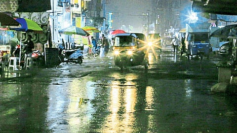 पावसामुळे कोरोनाचे सर्वेक्षण स्थगित