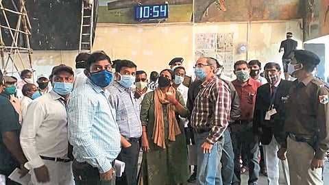 The general manager will come and inspect the railway stations