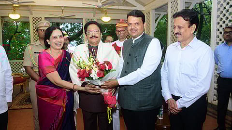 विद्यासागर राव यांना निरोप; नौदलातर्फे मानवंदना