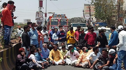 rasta roko on road in Wagholi by barber community