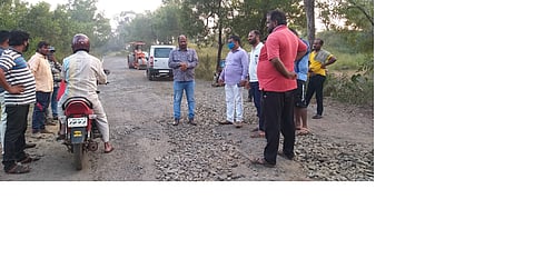 Talere-Vaibhavwadi road work stopped