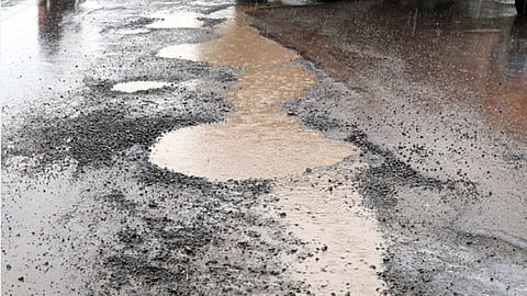 road-potholes-pune