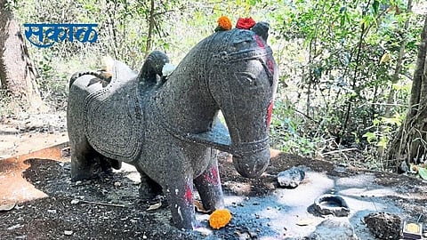 Chhatrapati Shivaji Maharaj and King Lakhan Sawant of Sawantwadi Sansthan battles memorise sindhudurg historical martahi news