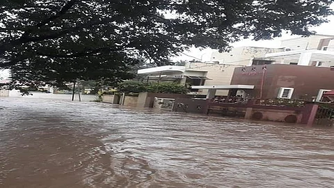 sangli flood information total of 71 roads including 12 state highways and 59 major district roads closed