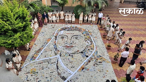 कोलाजमध्ये साकारल्या सावित्रीबाई फुले; `थ्री-डी रांगोळी`चाही ठसा...