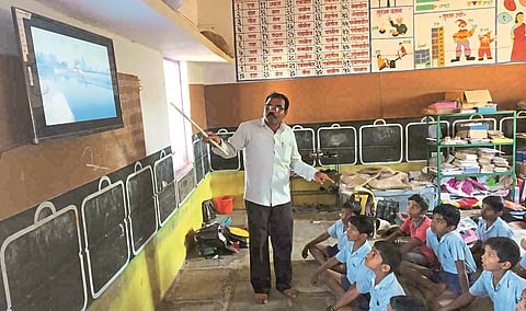 Lessons on TV, computers and projectors in the school