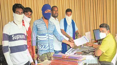 हिंगोली - रिपब्लिकन सेनेतर्फे घंटानाद आंदोलन करण्याचा इशारा देण्यात आला.