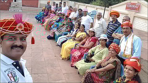 एक दिवस आनंदातला...