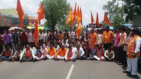 shivsena_protest against abdul sattar