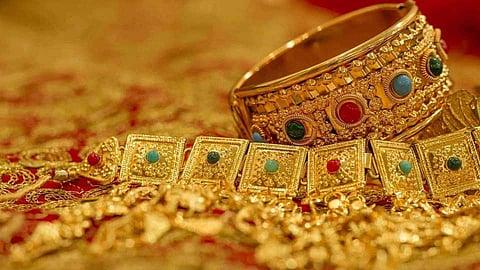 असाही प्रामाणिकपणा! महामार्गावर सापडलेली दागिन्यांची बॅग अपशिंगेच्या युवकांनी केली परत