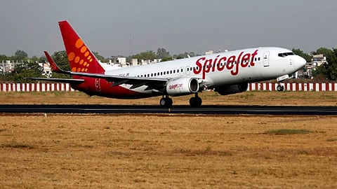वैमानिकांना वेतन नाही;एप्रिल, मे महिन्यासाठी स्पाईसजेटचा निर्णय