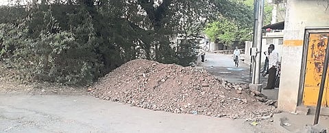 Many entered in the curfew: Tasgaon taluka under threat of outsiders