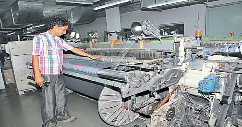 Ichlkarnji textile industry collapse kolhapur marathi news