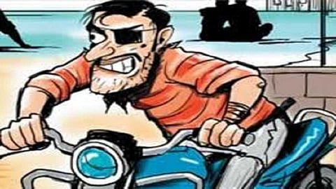 Akola News: Four persons robbed a man by stopping his two-wheeler and beating him