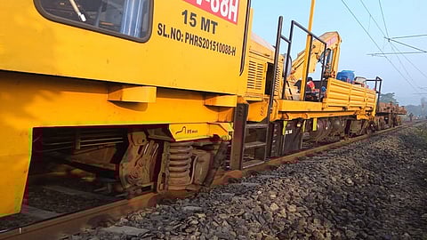 Konkan Railway : आता दररोज विजेवर धावताहेत मालगाड्या!