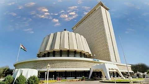 कोरोनाच्या पार्श्वभूमीवर पावसाळी अधिवेशन पुन्हा पुढे ढकललं, कामकाज सल्लागार समितीच्या बैठकीत निर्णय