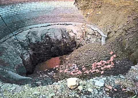 Three died after being crushed under pack in kolhapur