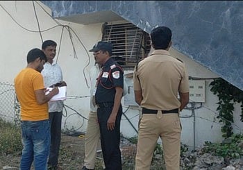 खिडकी तोडून चोरांनी प्रवेश केला; सीसीटीव्ही कॅमेरा तोडले, तरी बँकेची तिजोरी सुरक्षीत !