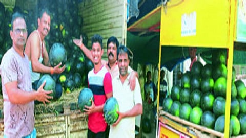 ...म्हणून महागली कलिंगडे