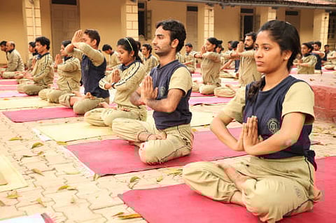 शिरपूर येथे साकारणार पहिले योग महाविद्यालय !