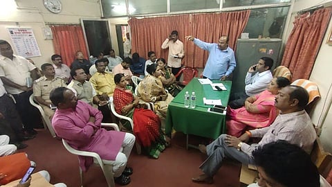 `या` महापालिका विभागीय कार्यालयांच्या बैठका पतीराजांकडून `हायजॅक`