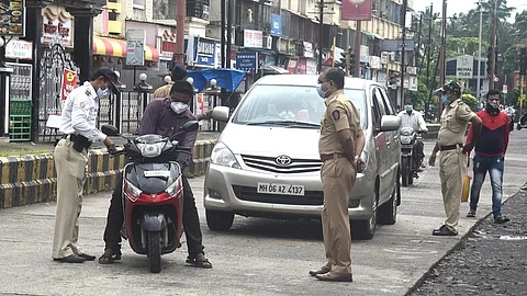 रायगड वाहतूक पोलिसांची कारवाई; तब्बल साडेतीन कोटींचा दंड वसूल