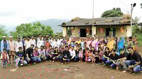 आदिवासी पाड्यावर "एक दिवस आनंदाचा'