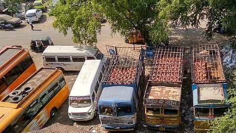 कल्याणमध्ये मैदानात खुलेआम सिलिंडर विक्री;  नागरिकांची आयुक्तांकडे तक्रार