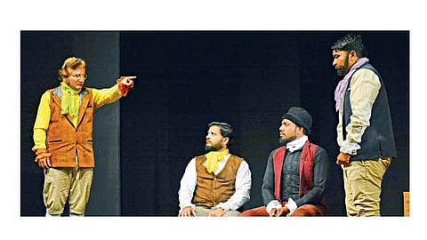 कोल्हापूर केंद्रावर ‘ऱ्हासपर्व’ची बाजी