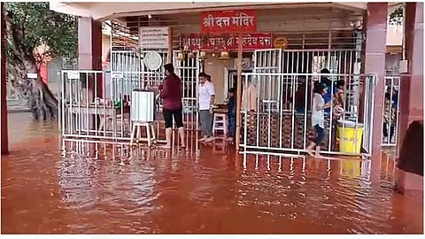 औदुंबर येथील दत्त मंदिर पाण्याखाली