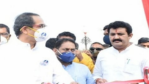 लोकांना उपदेश देण्यापेक्षा स्वपक्षीयांना कोरोनाचे नियम शिकवावेत; मुख्यमंत्र्यांकडे भाजपची मागणी