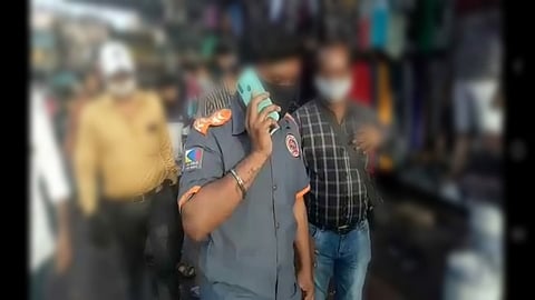 परवानगी नसताना 'क्लीनअप मार्शल'ची प्रवाशांकडून दंडवसूली; कल्याण स्थानक परिसरातील धक्कादायक प्रकार
