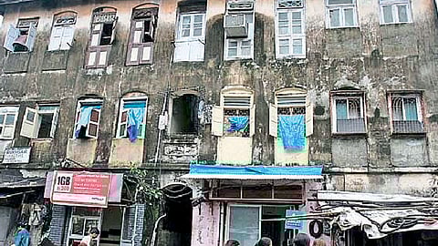 एक लाख 60 हजार इमारती 30 वर्षांपूर्वीच्या!