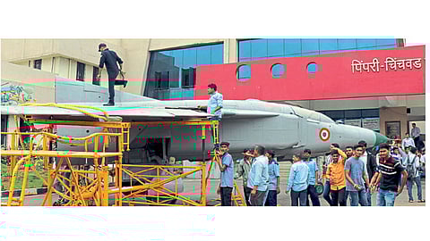 विज्ञान केंद्रात मिग २३ विमान