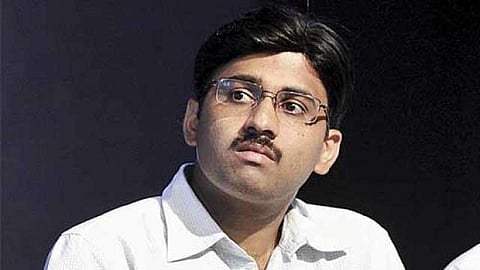 सरकारचा हा निर्णय म्हणजे बौद्धिक दिवाळखोरीचे लक्षण : डॉ हमीद दाभोलकर