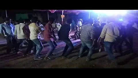 हळदीत नाचता नाचता तो पडला आणि...