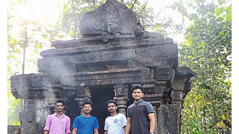 Cleaning Of Temple By Shivmudra Foundation Ratnagiri Marathi News