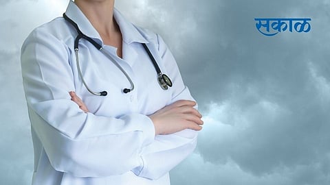 40 percent vacancies of health workers in Malegaon taluka Nashik Marathi News