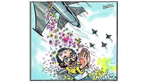 ढिंग टांग : पुष्पवृष्टी!