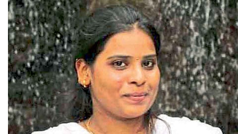 संसार फुलण्याआधीच खड्ड्यांनी घेतला बळी