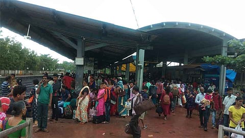 कोकण रेल्वेचे वेळापत्रक आजही कोलमडले