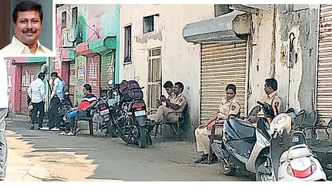 चिंचवड स्टेशन - अण्णा बनसोडे यांच्या कार्यालयासमोरील बंदोबस्त.